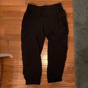Athleta black performance cropped pants